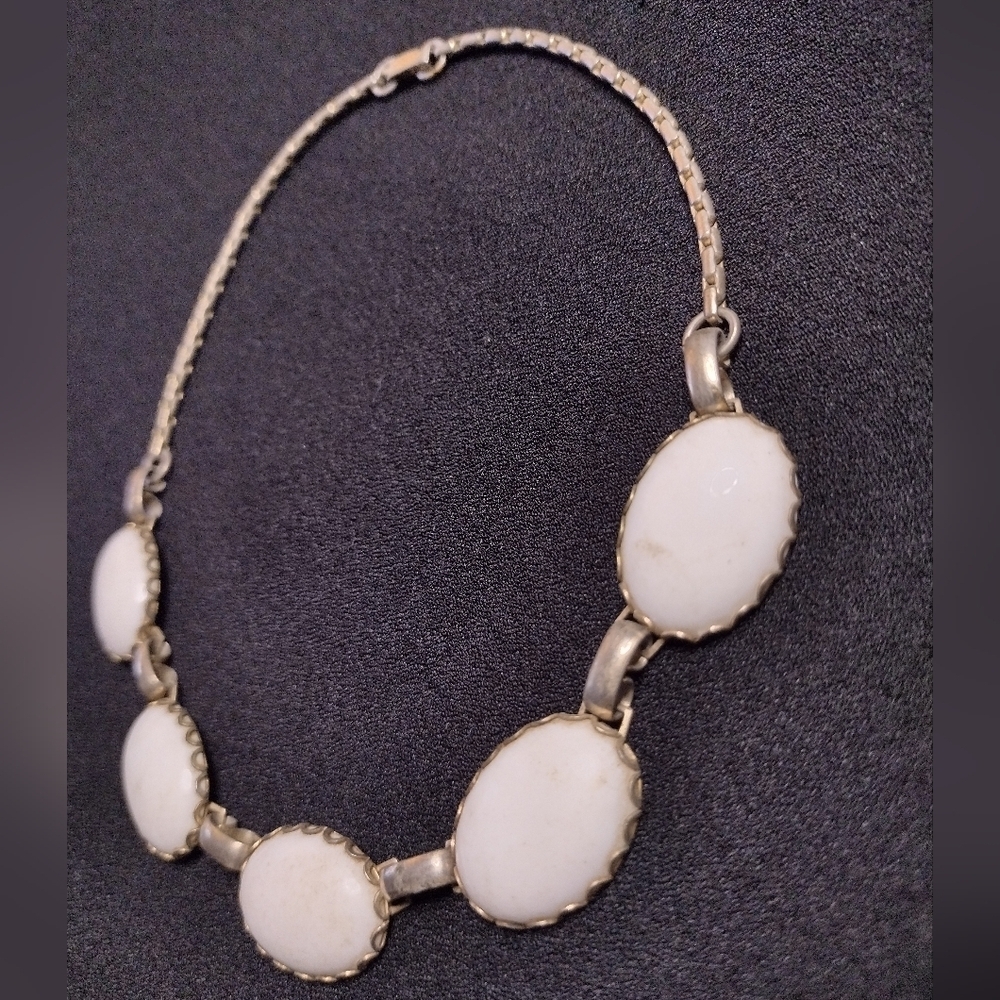 Gold and Cream Choker Necklace - Picture 3 of 12